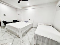 OYO 816041 Junak Hotel