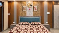 Spot On Shiva Family Guest House