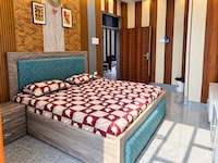 Spot On Shiva Family Guest House
