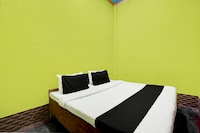 Spot On Shiva Family Guest House