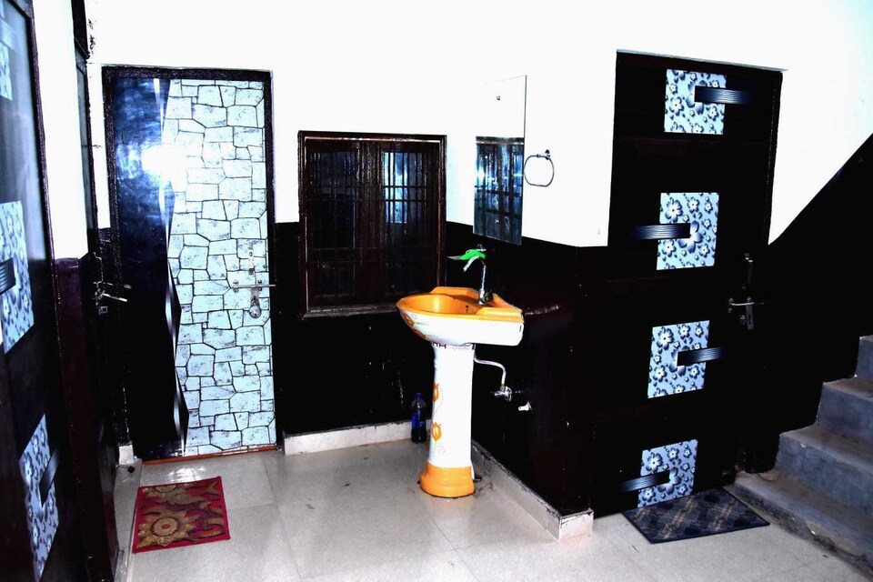 SPOT ON The Raj Hut Hotel & Restaurant, Aligarh, Aligarh