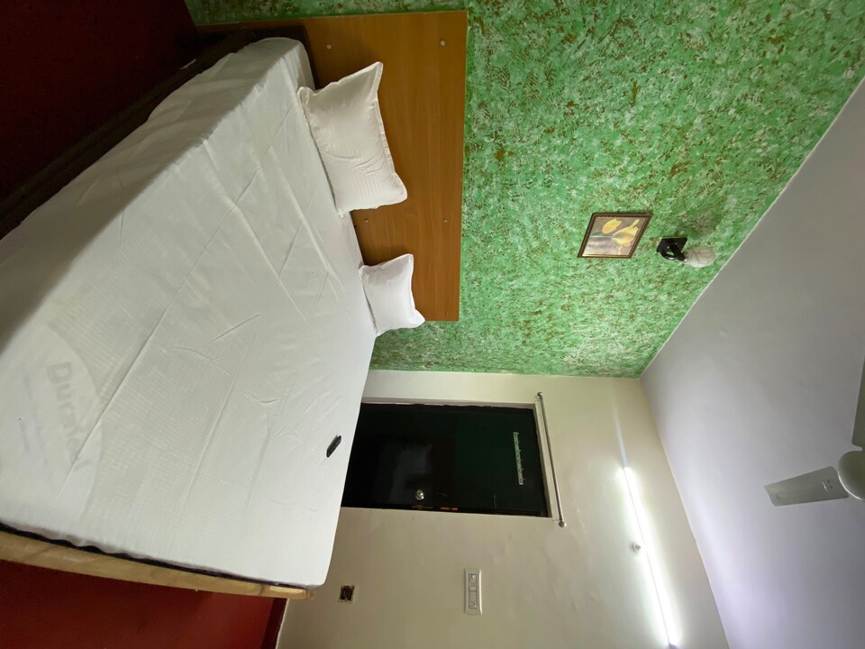 POP 81609H Ganesham Guest House, Jaipur Airport, Jaipur