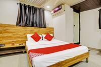 OYO Flagship Hotel Satyam Palace