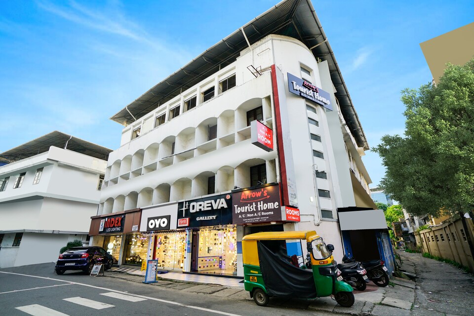 OYO Flagship Arrows Tourist Home , Kochi Fort, Kochi