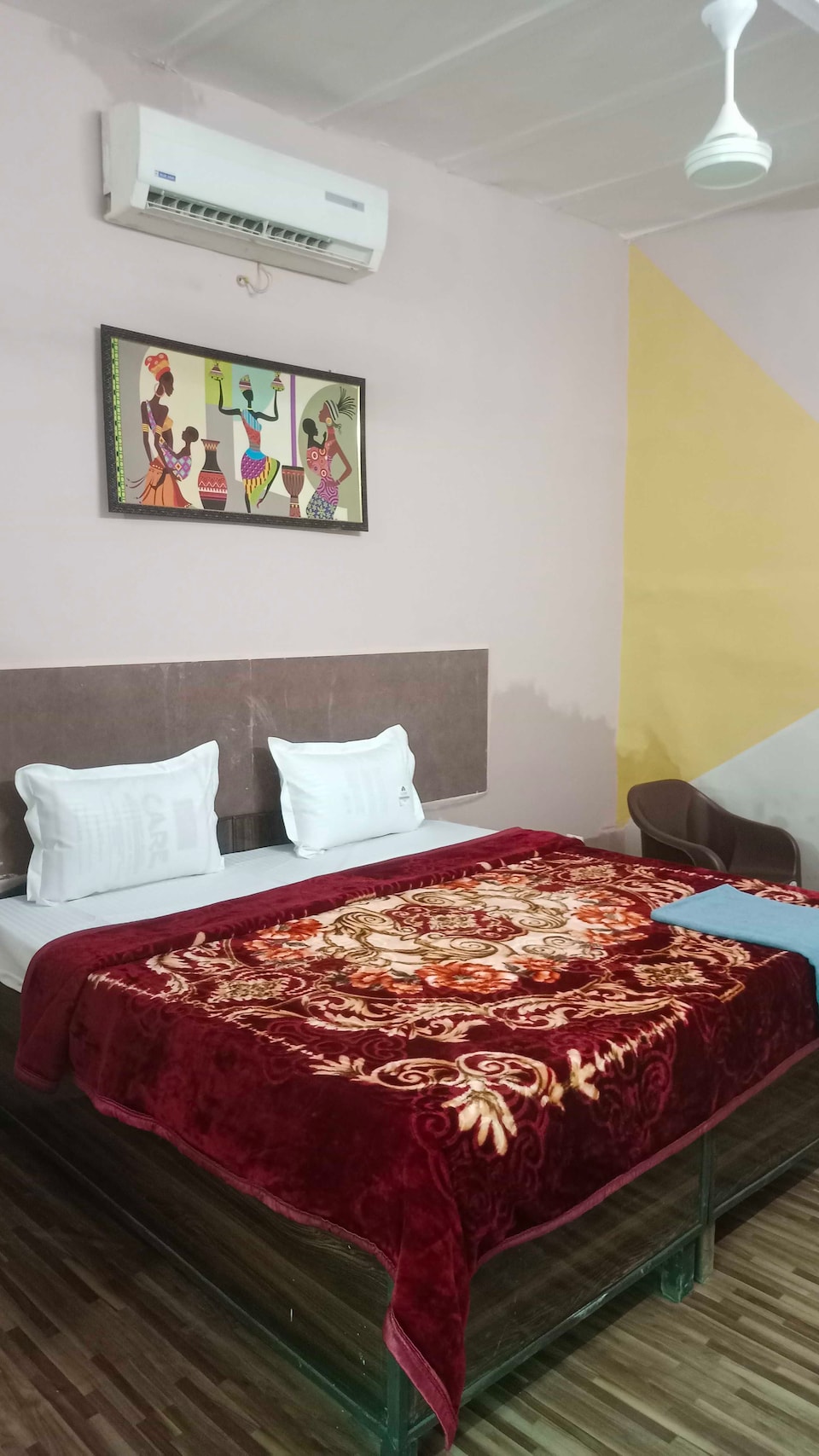 OYO Flagship Hotel Yuvraj Paalace, Badarpur, Delhi