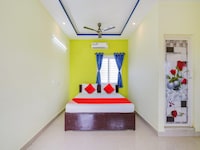 OYO Flagship Sri Kaviya Residency