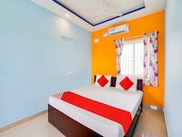 OYO Flagship Sri Kaviya Residency