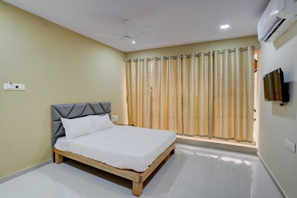  live as SRT256, Adajan, Surat