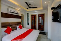 OYO Flagship Kashi Inn Pg Guest House