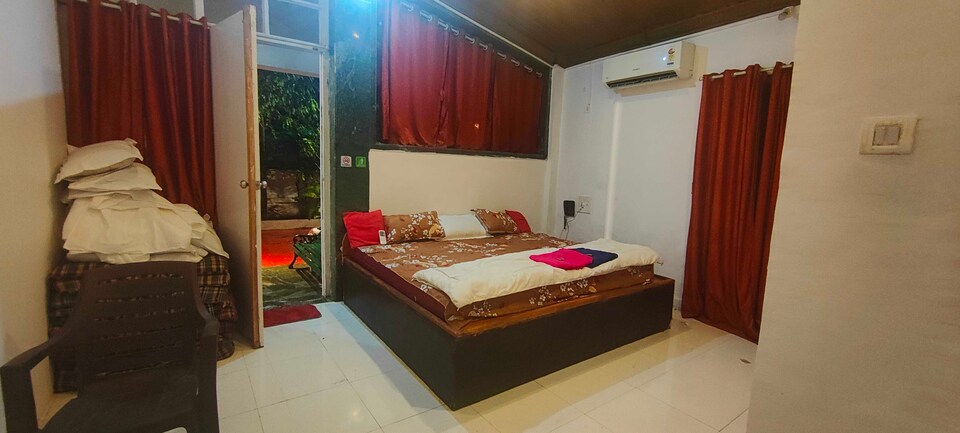 POP HOME 81621K The White Casa, Lonavala, Lonavala