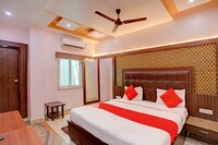 OYO Flagship Hotel Kashi