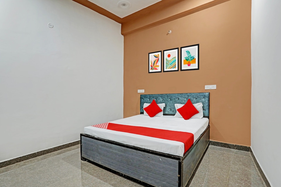 Hotel O Expressway Inn, Greater Noida, Noida