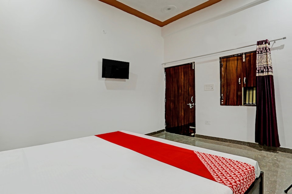 Hotel O Expressway Inn, Greater Noida, Noida