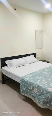 OYO Flagship Hotel Delight Inn