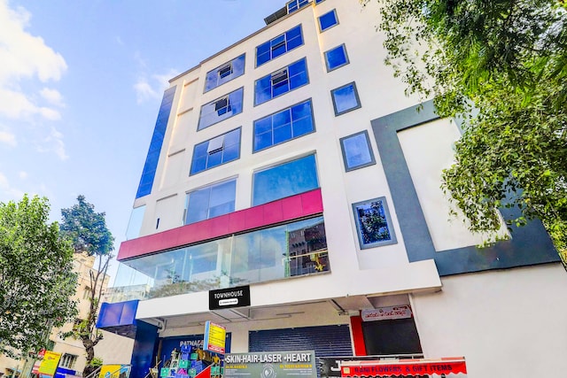 Super Townhouse SR Nagar Near RCC Premier