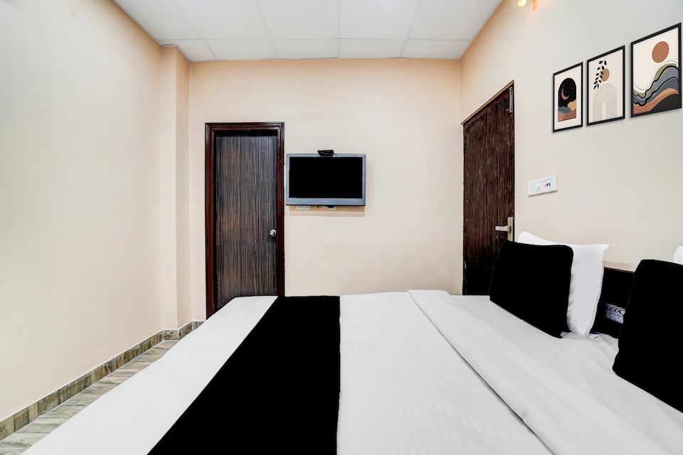 Collection O by OYO Burlton Park Jalandhar Formerly Hotel R1 Inn, Jalandhar, Jalandhar