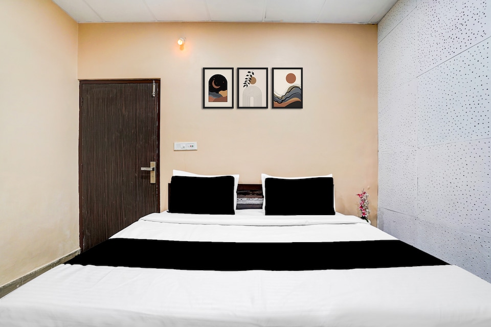 Collection O by OYO Burlton Park Jalandhar Formerly Hotel R1 Inn, Jalandhar, Jalandhar