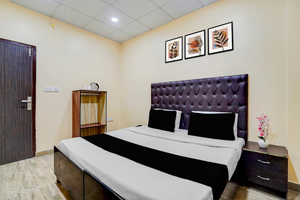Super Collection O by OYO Burlton Park Jalandhar Formerly Hotel R1 Inn, Jalandhar, Jalandhar