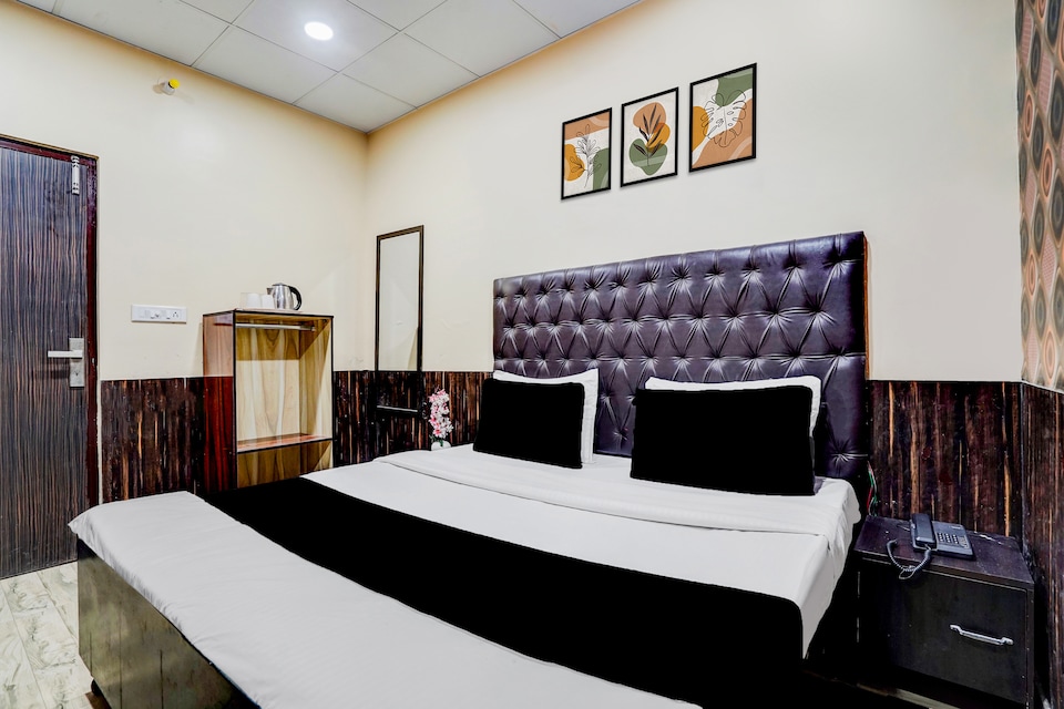 Collection O by OYO Burlton Park Jalandhar Formerly Hotel R1 Inn, Jalandhar, Jalandhar