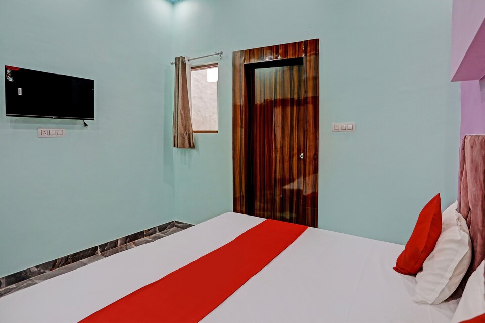 OYO Flagship The Majestic Hotel, Aligarh, Aligarh