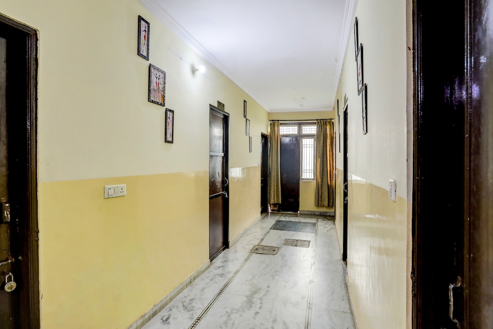 Hotel O King Bird And Restaurants, SEZ Jaipur, Jaipur