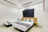 Townhouse De Alphabet Hotel Kukatpally Nexus Mall