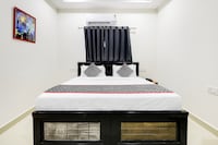 Townhouse De Alphabet Hotel Kukatpally Nexus Mall