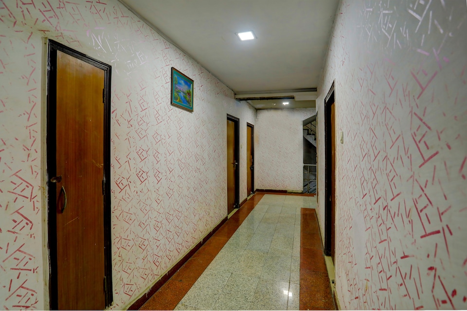 Hotel O MONARCH Galaxy Inn, Charbagh Lucknow, Lucknow