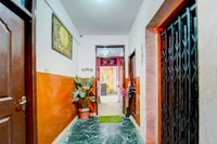 OYO 816383 Hotel New Savera