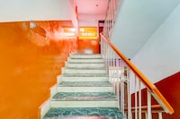 OYO 816383 Hotel New Savera