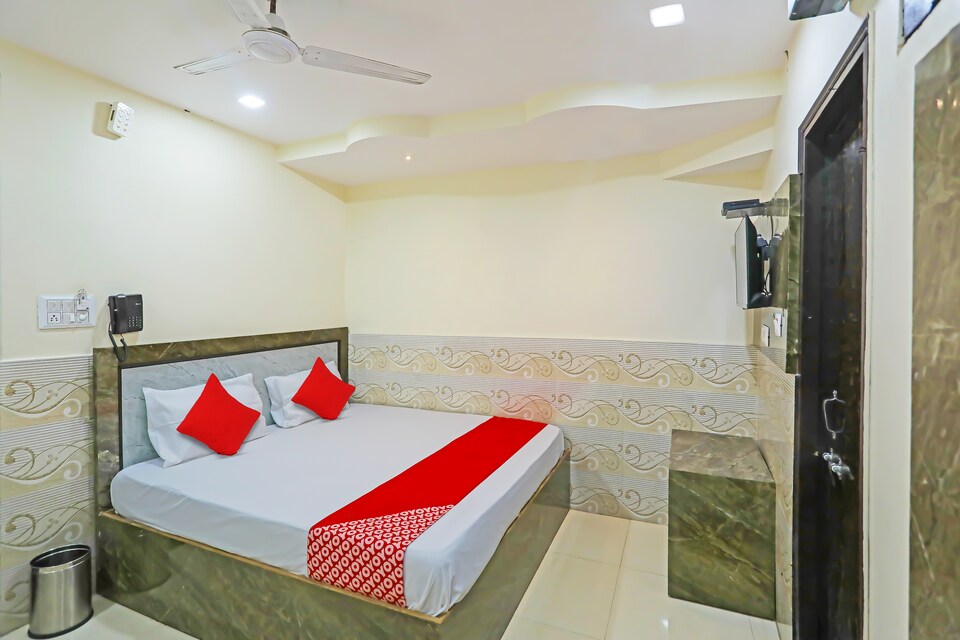 OYO Flagship Hotel J Star, Fazal Ganj Kanpur, Kanpur