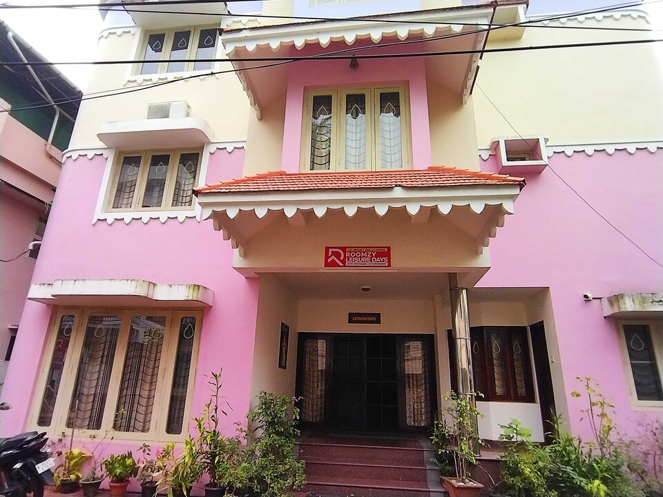 POP 81642K Leisure Days, Kaloor Kochi, Kochi