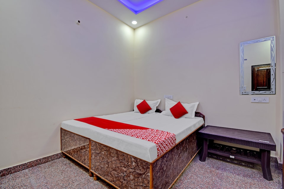 Hotel O S K Plaza, Rohini Delhi, Delhi