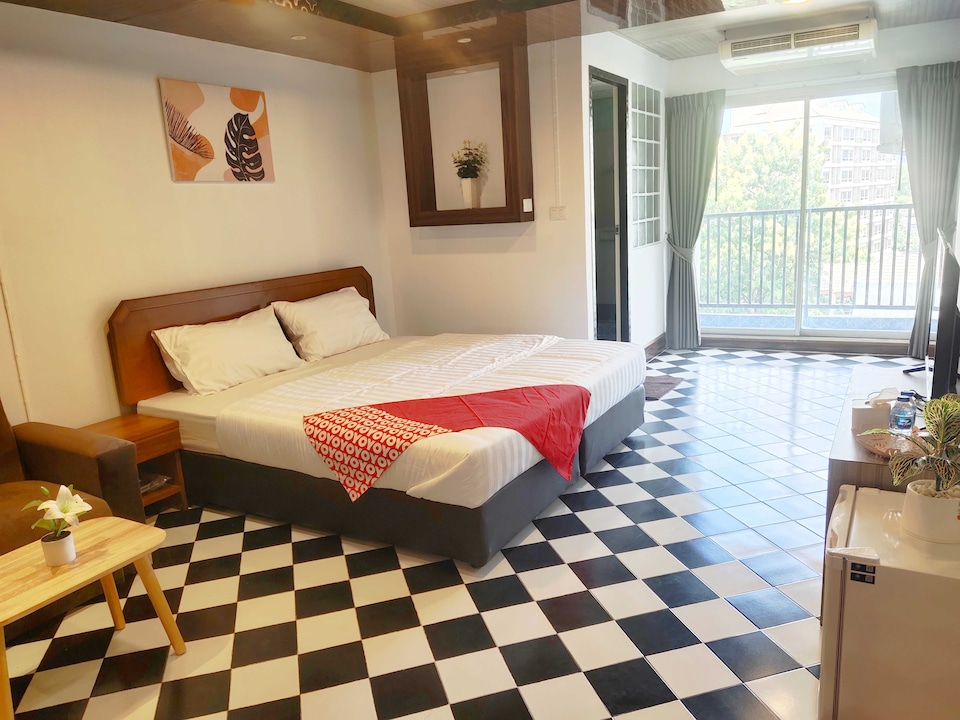 OYO 75446 Travis Inthamara 49, Ratchada, Bangkok