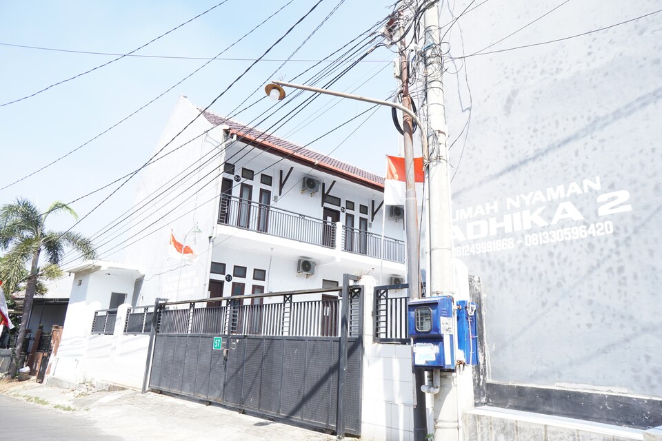 OYO Life 92886 Rumah Nyaman Radhika 2 Syariah, Tuban, Tuban