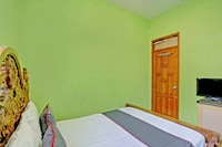 Collection O 92897 Hotel Intan Near Kantor Syahbandar Bawean