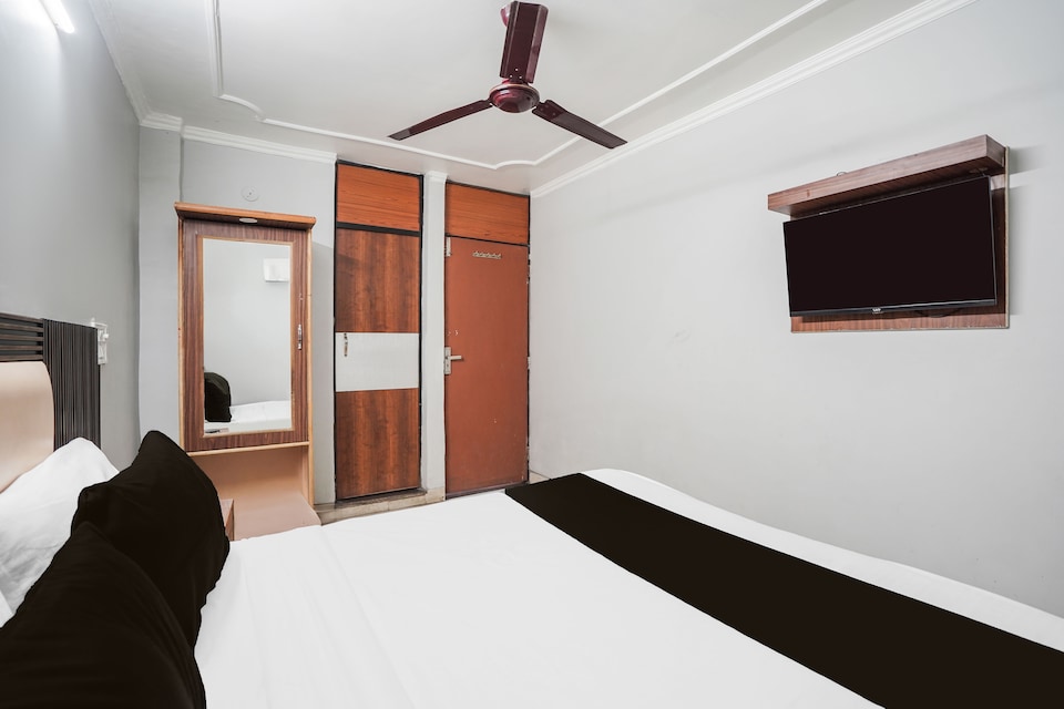 Hotel O Exotica Palace, Saket Delhi, Delhi