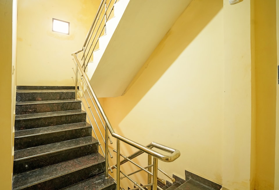 SPOT ON 81652E Hotel Safar Inn, Station Road, Raipur