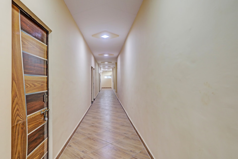 Hotel O Sai Palace, Tatibandh Road, Raipur