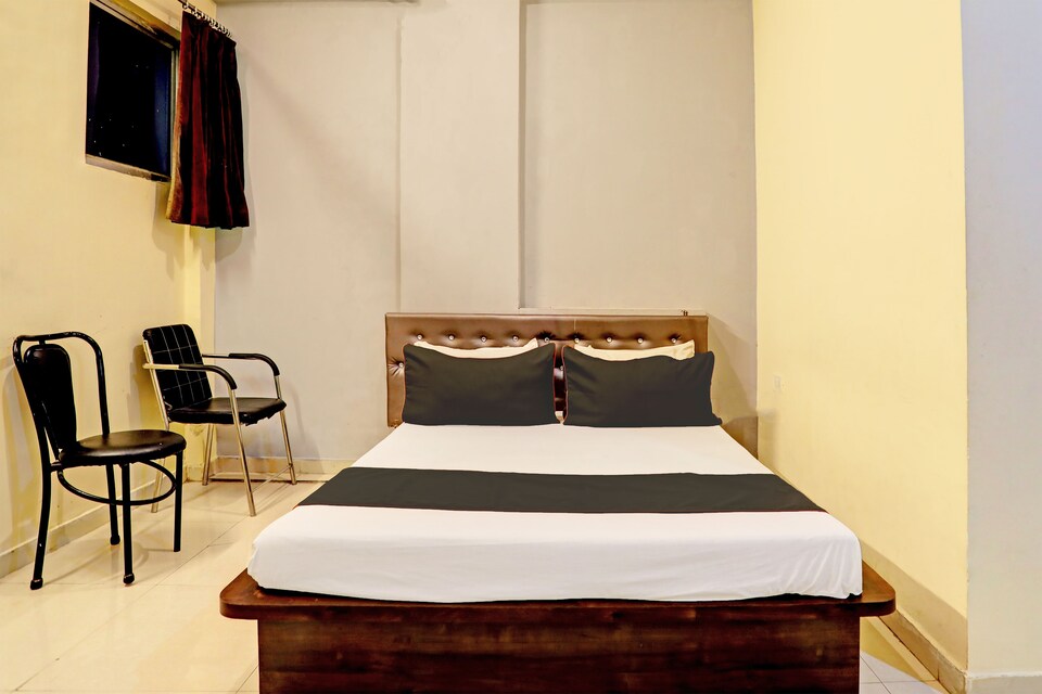OYO Flagship Hotel Lakshmi Palce, Kanpur City, Kanpur