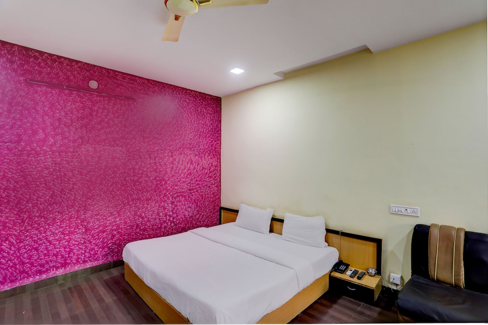 OYO Hotel Santushti Maharaja , Dewas City, Dewas