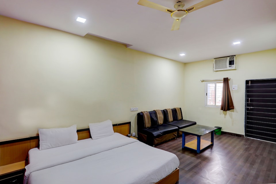 OYO Hotel Santushti Maharaja , Dewas City, Dewas