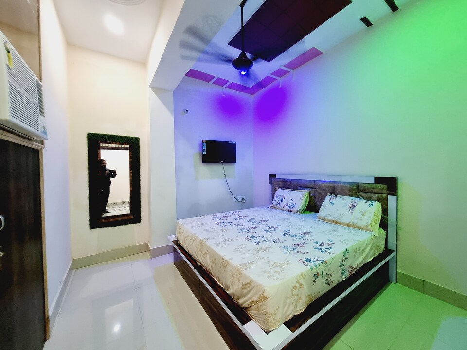 OYO 816604 MID TOWN HOTEL, Hathras, Hathras