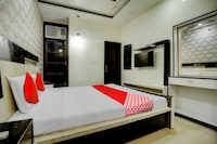 OYO Flagship Hotel K7 Inn