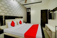 OYO Flagship Hotel K7 Inn
