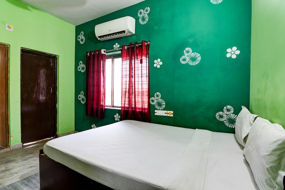 Hotel O Chinar Park Guest House Chinar Park Crossing, VIP Road Kolkata, Kolkata