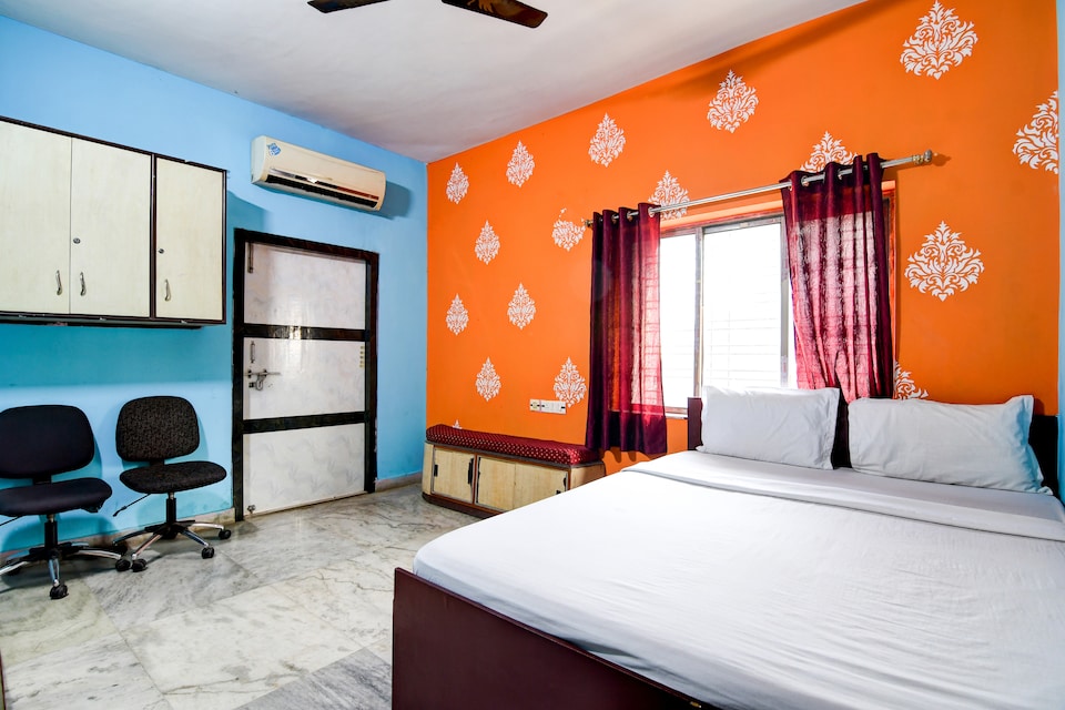 Hotel O Chinar Park Guest House Chinar Park Crossing, VIP Road Kolkata, Kolkata