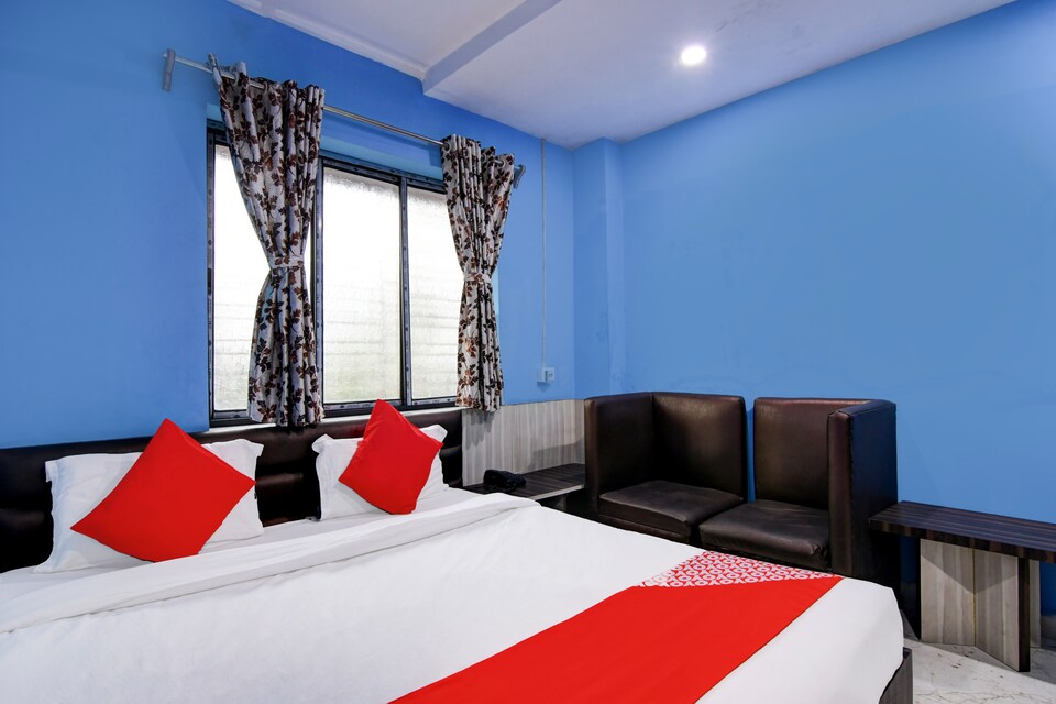 OYO Flagship Hotel Blue Abedin, Park Circus Kolkata, Kolkata