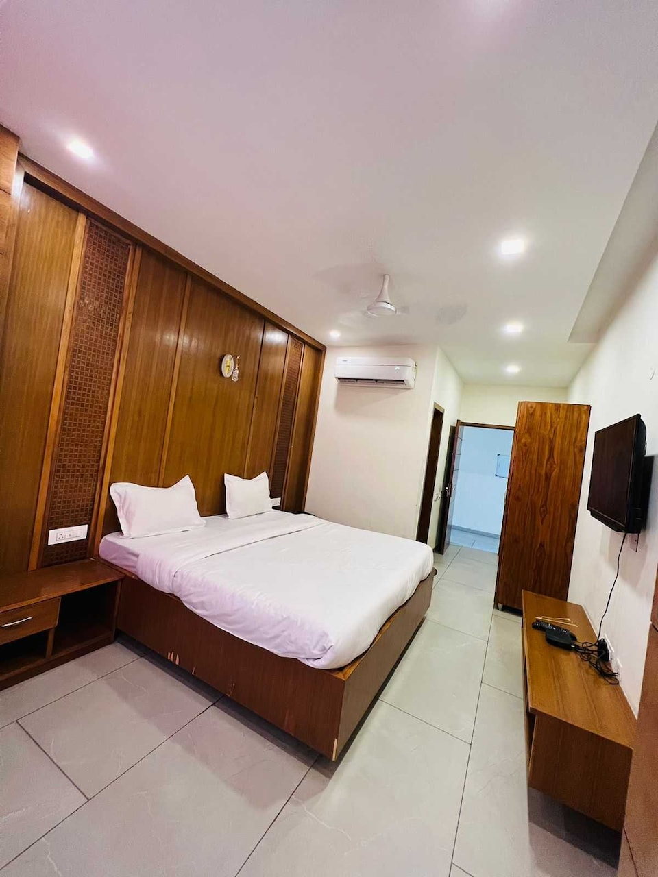 OYO Flagship Hotel Sixty Seven , Zirakpur, Zirakpur