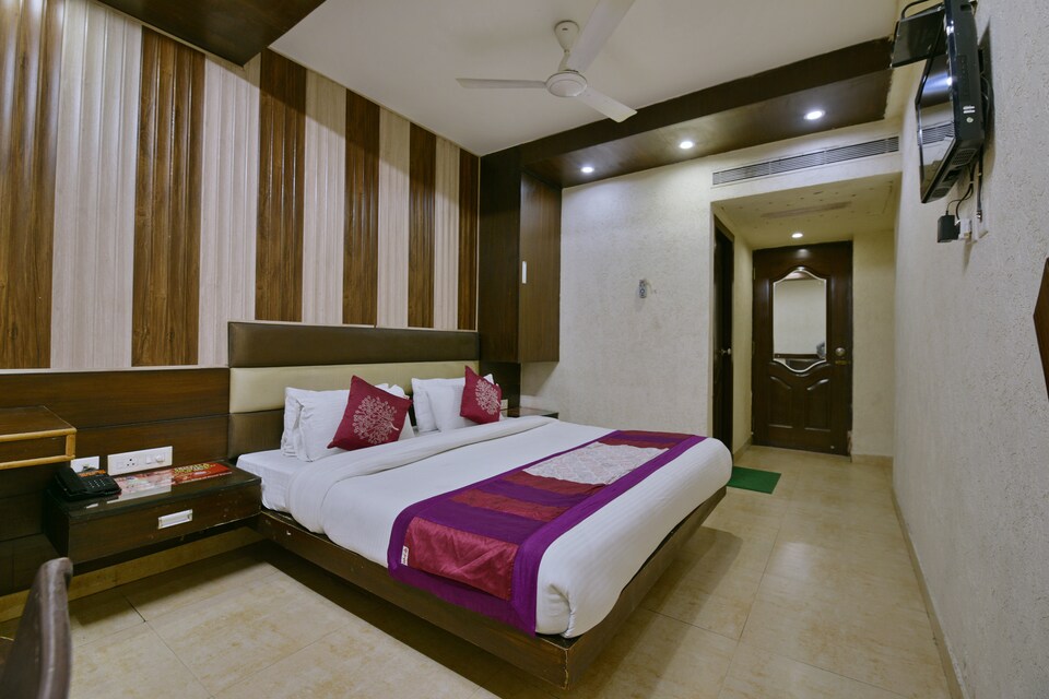 OYO 1721 Hotel Crown Royale, Dehradun ISBT, Dehradun
